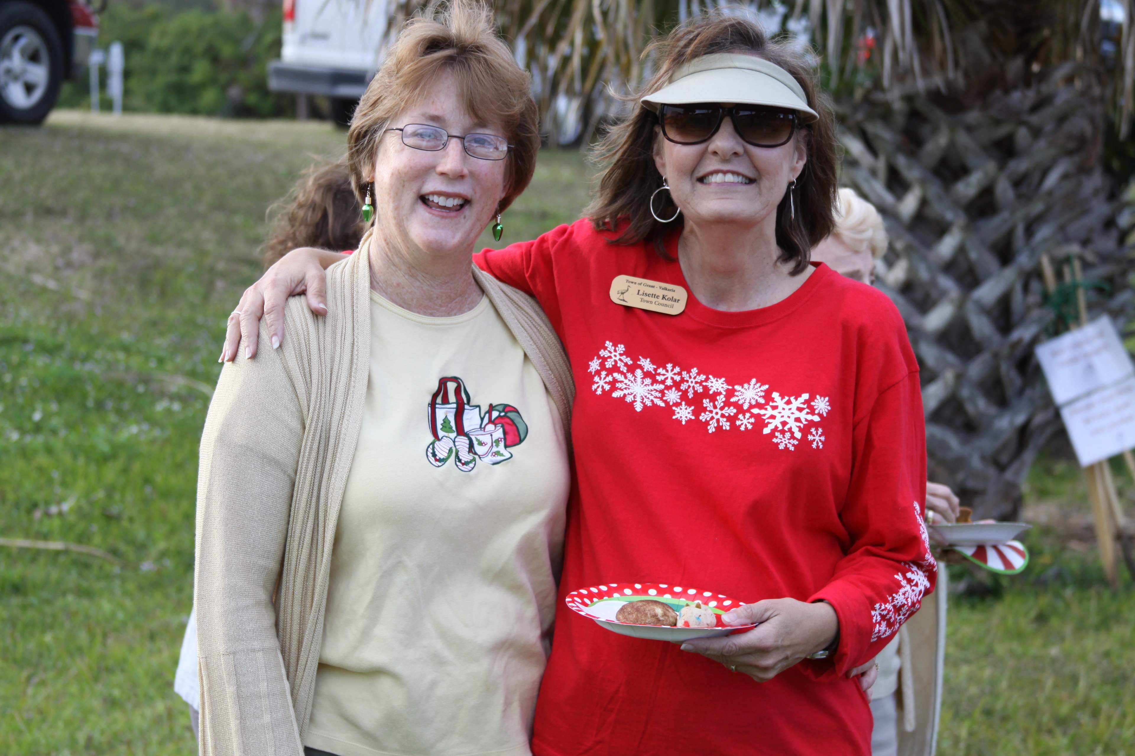 8. Good Friends and Christmas Cookies - very GV